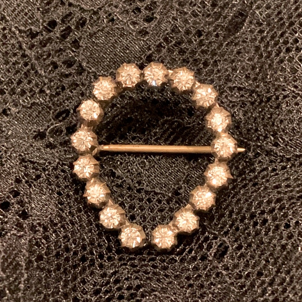 Rare finds. Pair of Antique Paste Rhinestone Victorian Era Pins - Picture 3 of 9